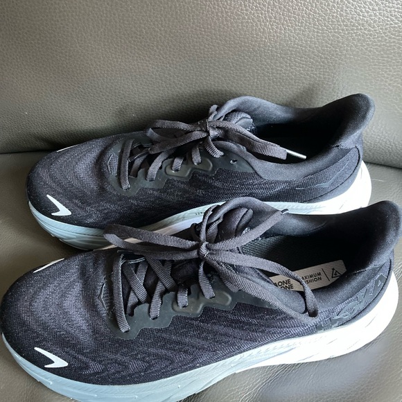 Hoka One One W Ahari 6 . Only worn once . - Picture 2 of 7